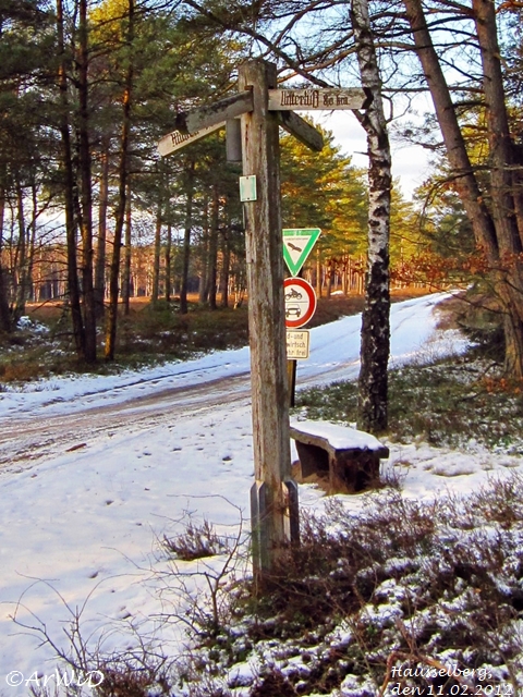 Hölzerne Wegweiser Hausselberg (3)